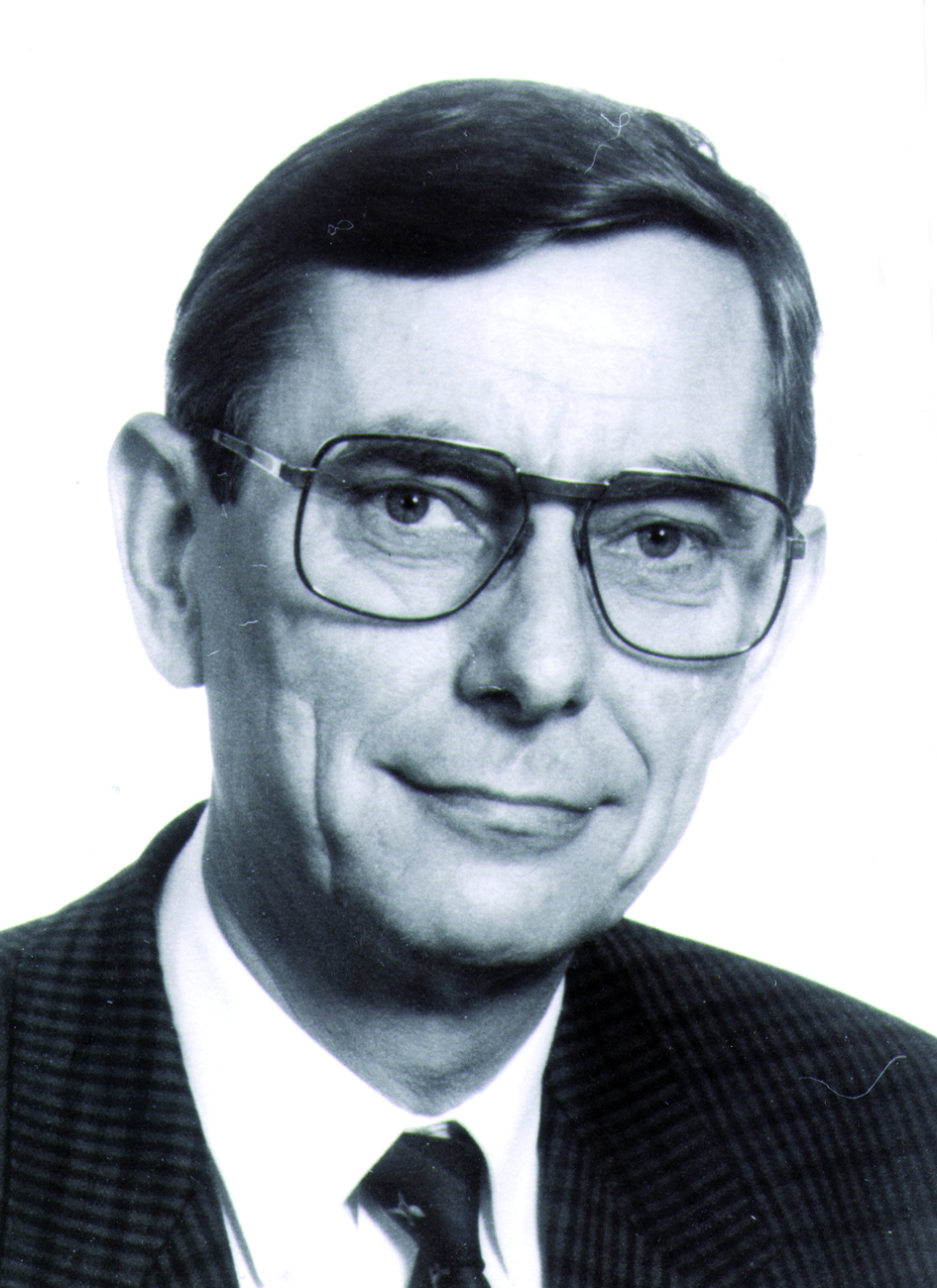 Portraitfoto von Herrn Karl-Heinz Höhne.